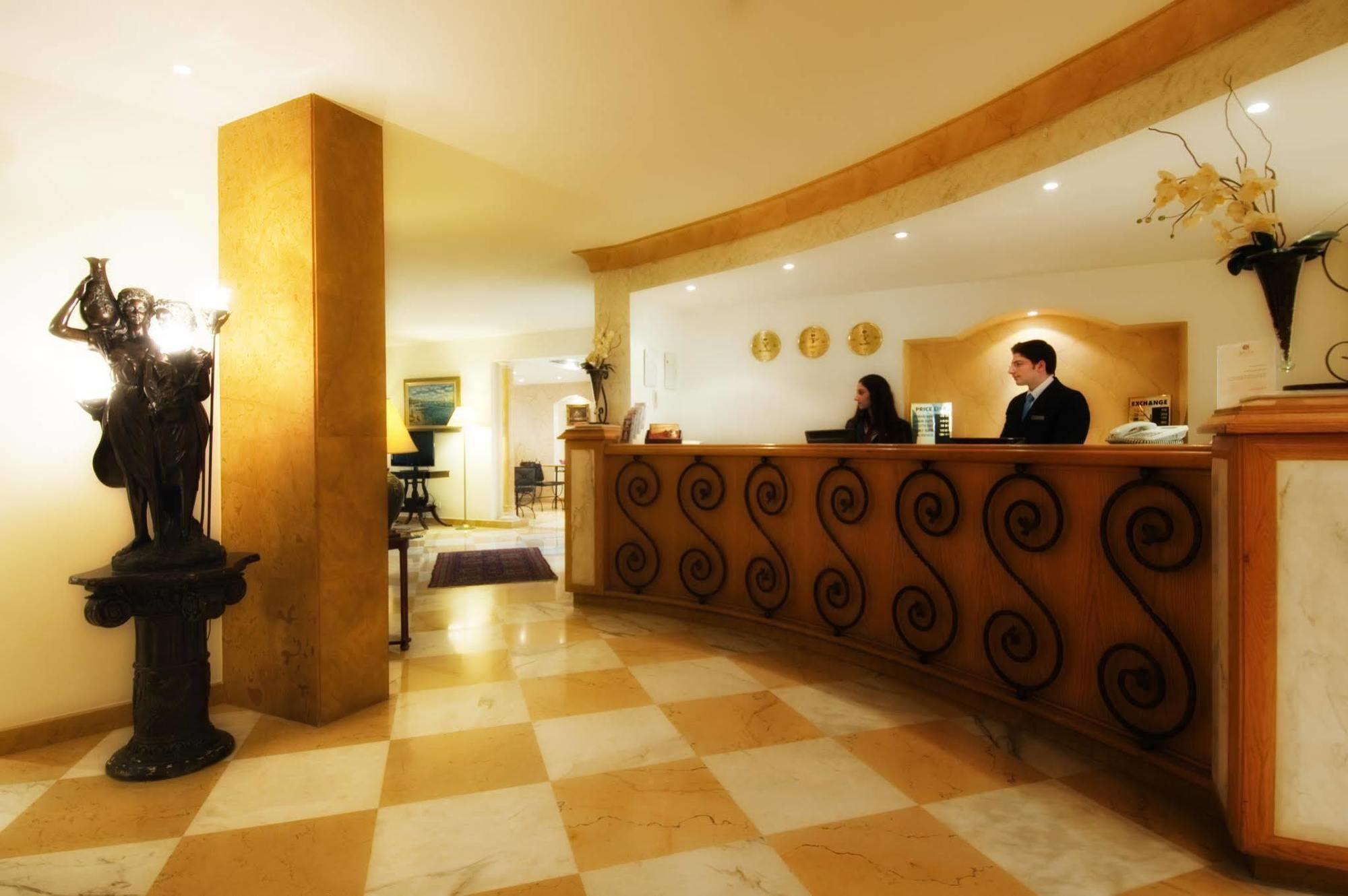 Rawche Universal Apartments Beyrut Dış mekan fotoğraf
